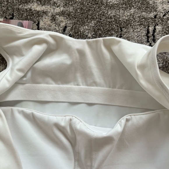 Halara Padded Tank Top - Picture 4 of 6